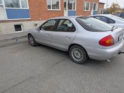Begagnad 2000 Ford Mondeo Ghia Halvkombi | 15 500 kr