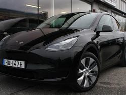 Svart Begagnad 2024 Tesla Model Y Standard Range SUV | 399 900 kr (Lite dyr)
