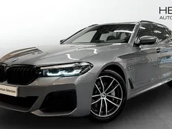 Grå (grey) Begagnad 2022 BMW 530e M Sport Kombi | 398 700 kr (Lite dyr)