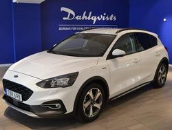 Vit Begagnad 2022 Ford Focus Active Halvkombi | 199 000 kr (Marknadspris)