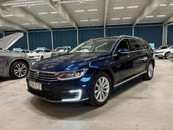 Mörkblå Begagnad 2018 VW Passat Executive Kombi | 159 900 kr (Bra pris)