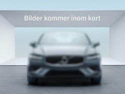 Ljusgrå Begagnad 2022 Volvo XC60 Core SUV | 409 500 kr (Marknadspris)
