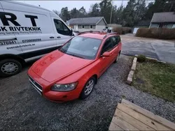 Röd Begagnad 2005 Volvo V50 Kombi | 11 000 kr (Marknadspris)