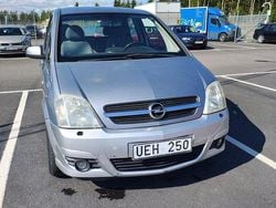 Grå Begagnad 2003 Opel Meriva Minibuss | 12 000 kr (Marknadspris)