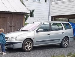 Grå Begagnad 2003 Renault Mégane GrandTour Authentique Kombi | 9 500 kr