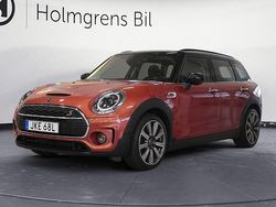 Röd (indian red metallic) Begagnad 2022 Mini Cooper Clubman Kombi | 299 500 kr (Marknadspris)