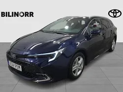 Mörkblå Begagnad 2023 Toyota Corolla Style Kombi | 329 900 kr (Lite dyr)