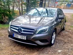 Grå Begagnad 2014 Mercedes A200 Urban Halvkombi | 110 000 kr (Marknadspris)