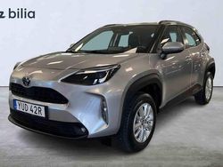 Silver Begagnad 2024 Toyota Yaris Cross SUV | 289 900 kr (Bra pris)