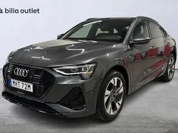 Grå Begagnad 2022 Audi e-tron Sportback S-Line SUV | 454 900 kr (Superpris)