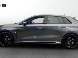 Daytonagrå pärleffekt Begagnad 2023 Audi RS3 Sportback Design Halvkombi | 649 000 kr (Lite dyr)