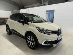 Flerfärgad Begagnad 2018 Renault Captur SUV | 99 500 kr (Marknadspris)