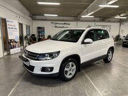 Vit Begagnad 2013 VW Tiguan Sportline SUV | 99 900 kr (Marknadspris)