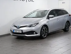 Silver Begagnad 2016 Toyota Auris Hybrid Kombi | 159 900 kr (Marknadspris)