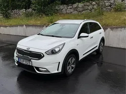Vit Begagnad 2018 Kia Niro Advance SUV | 174 900 kr (Marknadspris)
