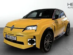 Gul (yellow) Begagnad 2025 Renault R5 Iconic Halvkombi | 441 600 kr