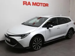 Vit Begagnad 2022 Toyota Corolla Kombi | 278 900 kr (Marknadspris)