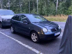Grå Begagnad 2004 VW Polo Halvkombi | 27 000 kr (Lite dyr)