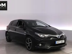 Svart Begagnad 2017 Toyota Auris Hybrid Halvkombi | 159 900 kr (Marknadspris)