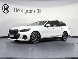 Vit Begagnad 2024 BMW 530e M Sport Kombi | 659 900 kr (Lite dyr)