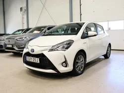 Vit Begagnad 2020 Toyota Yaris Hybrid Active Halvkombi | 159 900 kr (Bra pris)