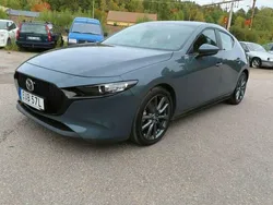 Grå (grå pearl) Begagnad 2019 Mazda 3 Inclusive Halvkombi | 197 000 kr (Bra pris)