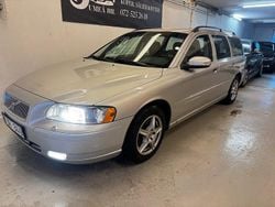 Grå Begagnad 2008 Volvo V70 Kinetic Kombi | 45 900 kr (Marknadspris)