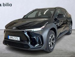 Svart Begagnad 2023 Toyota bZ4X Style SUV | 379 900 kr