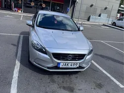 Silver Begagnad 2016 Volvo V40 Kinetic Kombi | 125 000 kr (Bra pris)