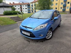 Blå Begagnad 2012 Ford Fiesta Halvkombi | 33 900 kr (Marknadspris)