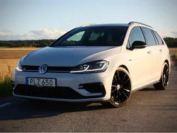 Grå Begagnad 2018 VW Golf VII R Kombi | 184 900 kr (Superpris)