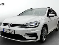 Vit Begagnad 2018 VW Golf VII R-line Sedan | 159 900 kr (Marknadspris)