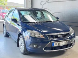 Blå Begagnad 2009 Ford Focus Titanium Halvkombi | 34 900 kr (Marknadspris)