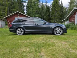 Svart Begagnad 2012 Mercedes C220 Avantgarde Kombi | 87 000 kr (Bra pris)