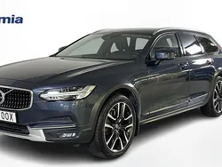 Mörkblå (blå) Begagnad 2019 Volvo V90 CC SE Kombi | 323 500 kr (Marknadspris)