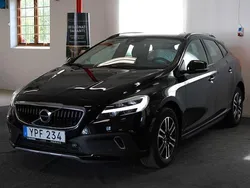Svart Begagnad 2018 Volvo V40 CC Kombi | 184 900 kr (Marknadspris)