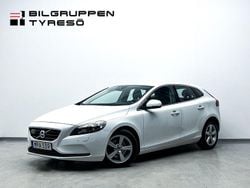Vit Begagnad 2015 Volvo V40 Halvkombi | 139 900 kr (Marknadspris)