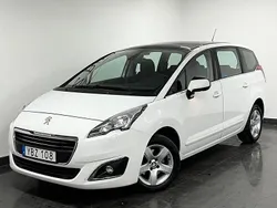 Vit Begagnad 2016 Peugeot 5008 Minibuss | 92 000 kr (Marknadspris)