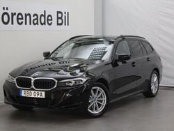 Svart Begagnad 2024 BMW 330e M Sport Kombi | 409 000 kr (Superpris)