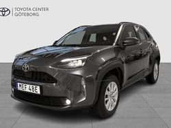 Mörkgrå Begagnad 2024 Toyota Yaris Cross Active SUV | 274 900 kr (Marknadspris)
