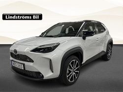 Grå Begagnad 2025 Toyota Yaris Hybrid Sport SUV | 384 900 kr