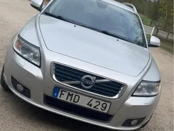 Grå Begagnad 2012 Volvo V50 Momentum Kombi | 35 000 kr (Marknadspris)