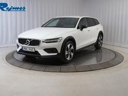 Vit Begagnad 2019 Volvo V60 CC SE Kombi | 264 800 kr (Marknadspris)