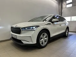 Vit (moon white metallic) Begagnad 2021 Skoda Enyaq iV SUV | 344 900 kr (Bra pris)