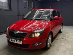 Röd Begagnad 2014 Skoda Fabia Ambiente Halvkombi | 67 900 kr (Bra pris)