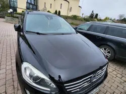 Svart Begagnad 2015 Volvo XC60 Momentum SUV | 179 000 kr (Marknadspris)