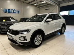 Vit Begagnad 2023 VW T-Roc SUV | 239 899 kr (Marknadspris)
