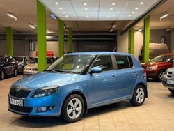 Blå Begagnad 2014 Skoda Fabia Ambiente Halvkombi | 59 900 kr (Marknadspris)