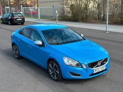 Blå Begagnad 2013 Volvo S60 R-Design Sedan | 215 000 kr (Lite dyr)