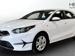Vit (white) Begagnad 2021 Kia Ceed Halvkombi | 184 900 kr (Bra pris)